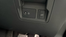 Land Rover Range Rover Velar 2.0 D200 R-Dynamic SE 5dr Auto Diesel Estate